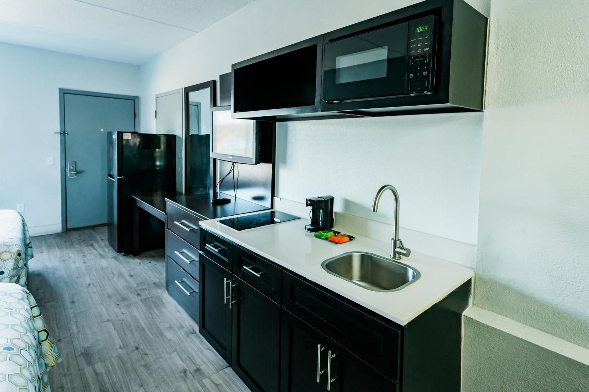 Hometowne Studios By Red Roof San Antonio - Seaworld Northwest Esterno foto