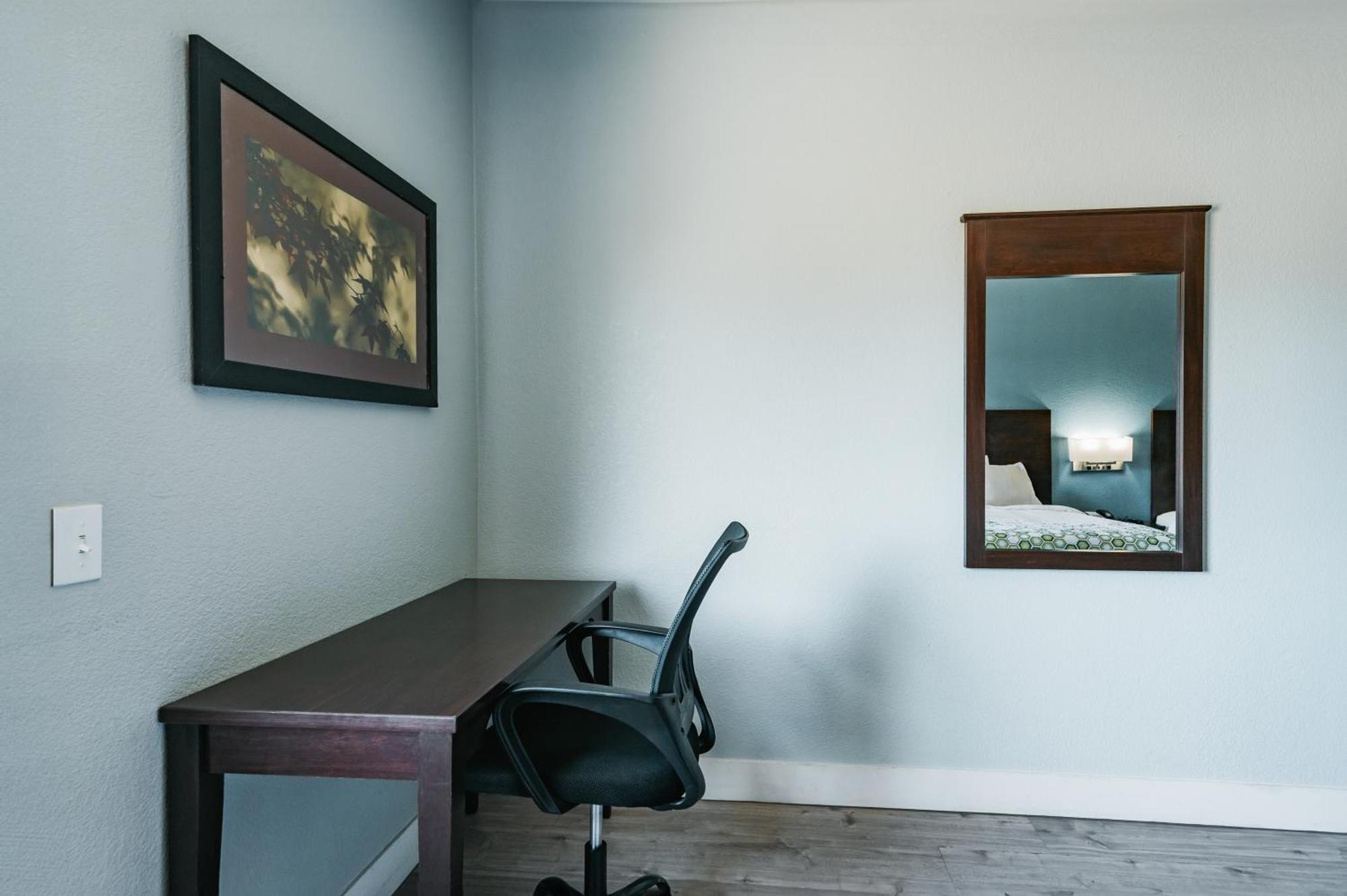 Hometowne Studios By Red Roof San Antonio - Seaworld Northwest Esterno foto